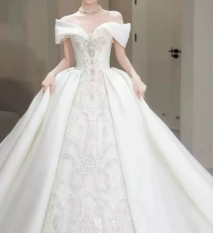 Chic Wedding Dresses Off Shoul - огляд і ціна Embroidery Skirt